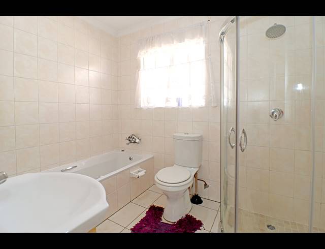 4 BEDROOM FREEHOLD FOR SALE IN GLENHAZEL
